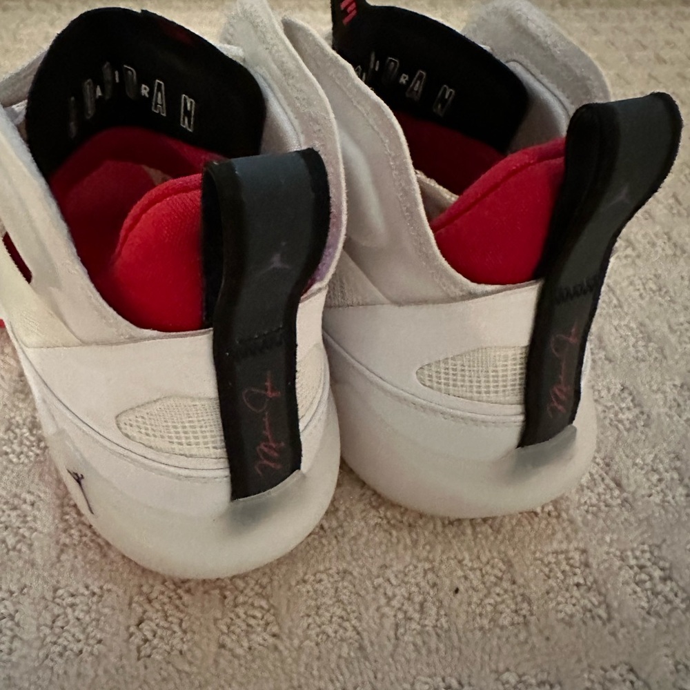 Boys Jordan’s Size 7 - Picture 3 of 5